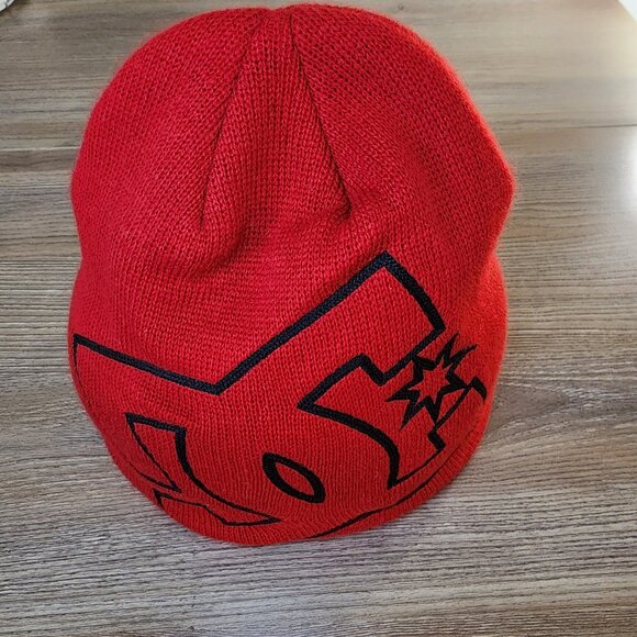 DC Shoes Big Star Red Beanie - Picture 2 of 8